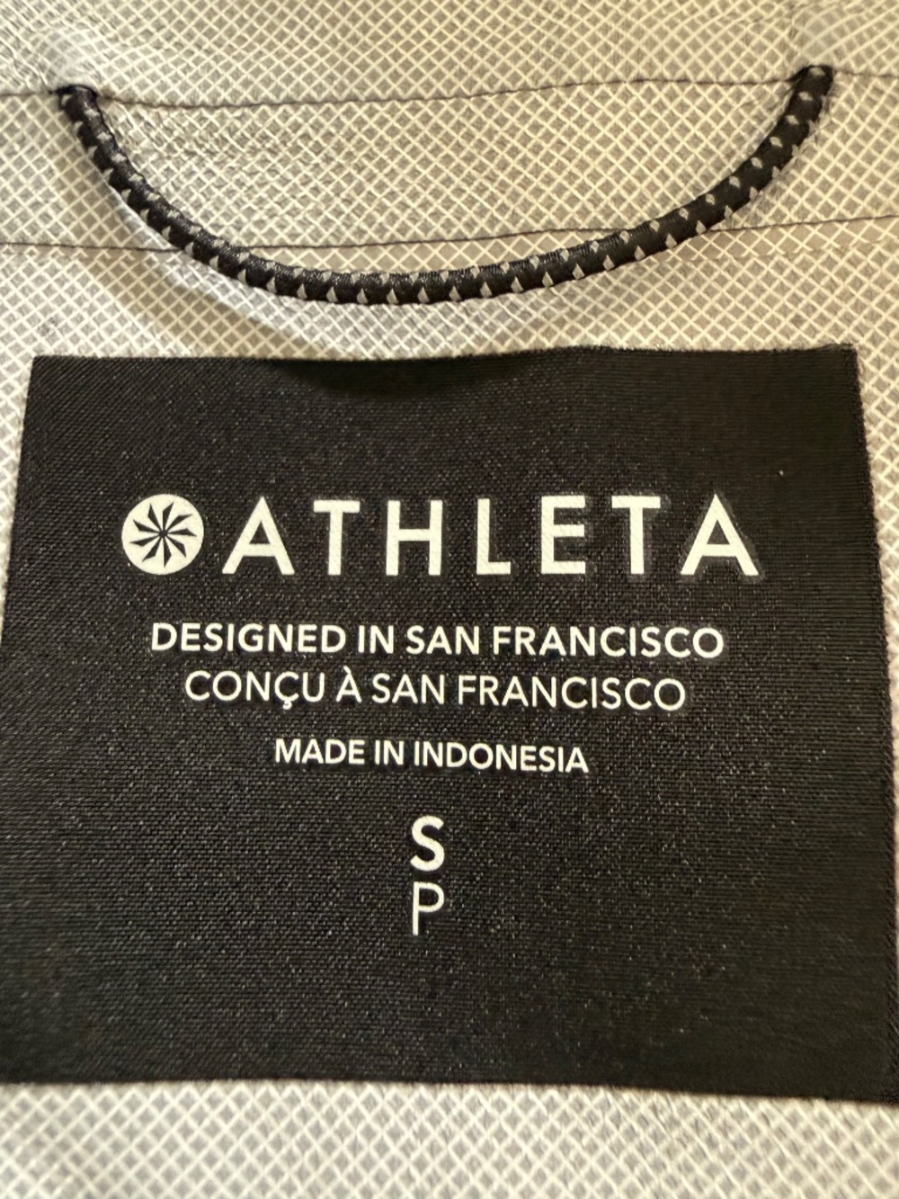 Athleta Rainout Traverse Jacket Sz Small - Picture 3 of 4